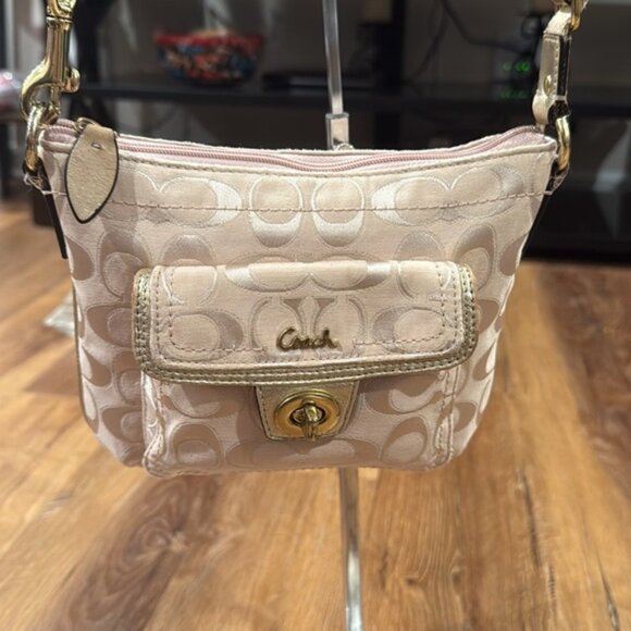 Coach Penelope Signature Jacquard Turnlock Pocket Swingpack Crossbody Bag (EUC) - Picture 4 of 16